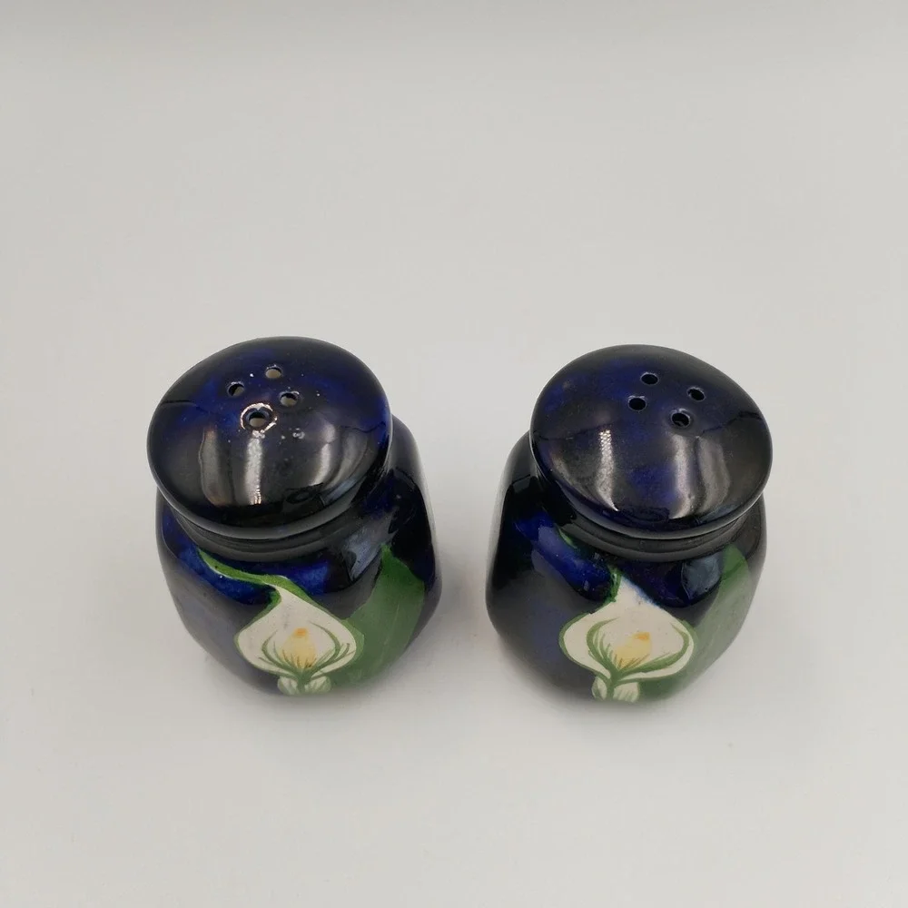 Vintage Hand Painted Mexican Talavera Cobalt Blue Calla Lily Salt Pepper Shakers